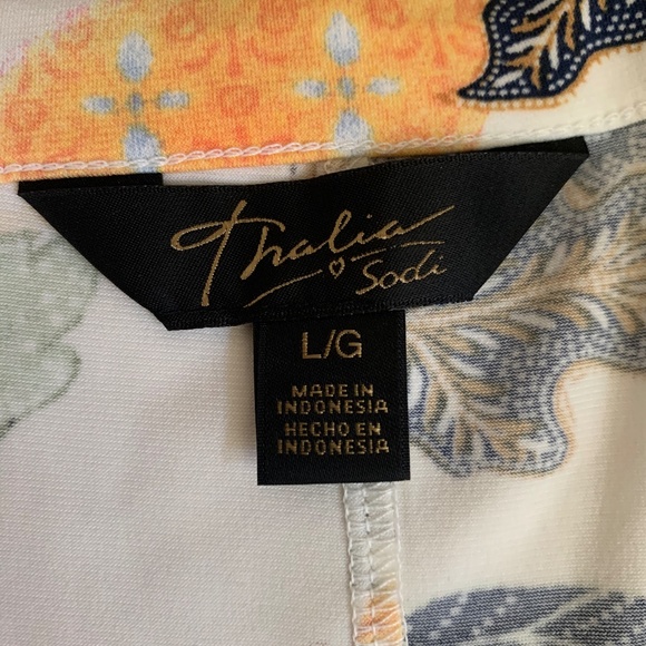 🌼Thalia Sodi women’s sexy top w/cut out sleeves NWOT - Picture 5 of 6